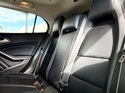 Mercedes-Benz GLA SUV 200 d Automatic Premium (15)