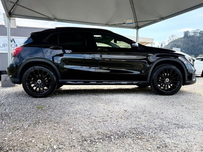 Mercedes-Benz GLA SUV 200 d Automatic Premium (4)