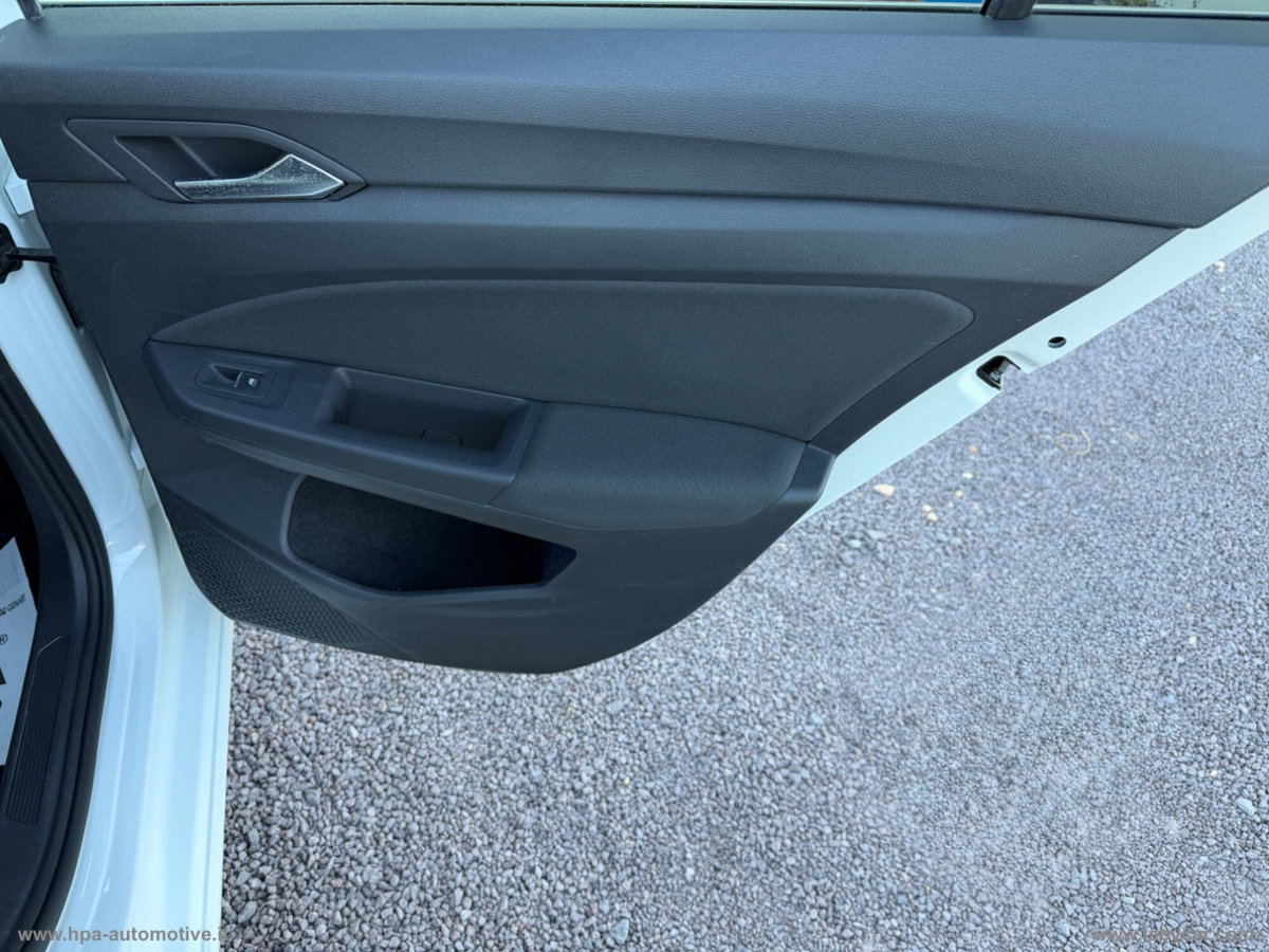 Volkswagen Golf 1.5 tsi Style 150cv (20)