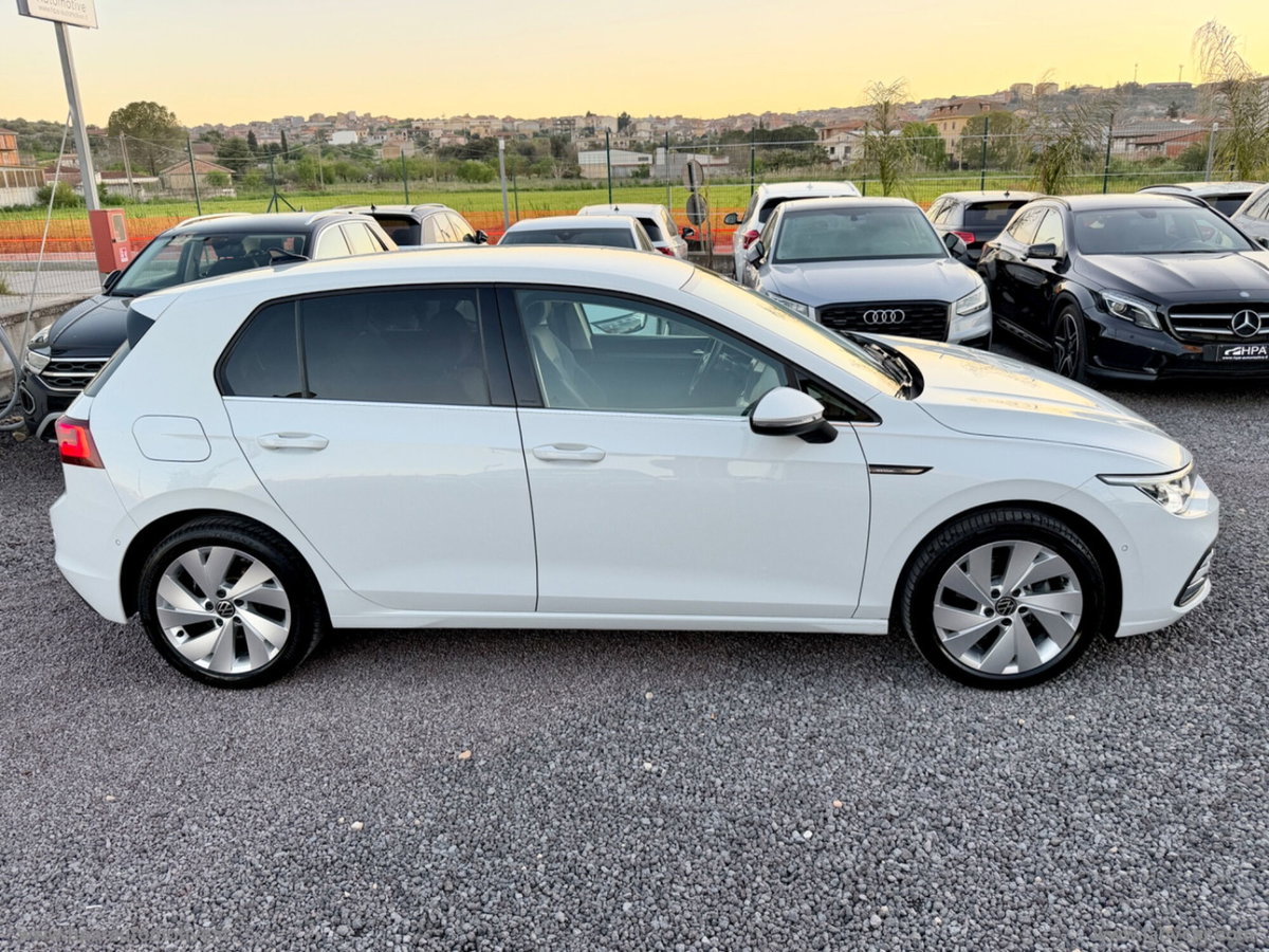 Volkswagen Golf 1.5 tsi Style 150cv (8)