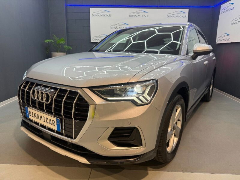 Audi Q3 35 2.0 tdi Identity Black s-tronic