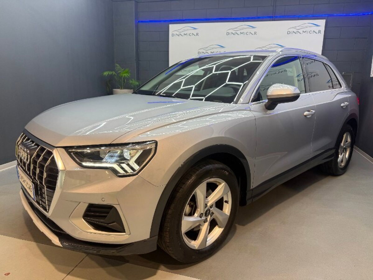 Audi Q3 35 2.0 tdi Identity Black s-tronic (5)