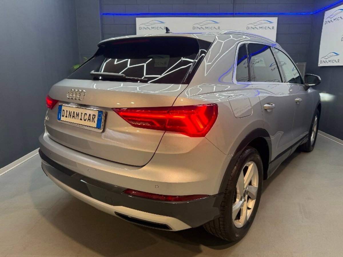 Audi Q3 35 2.0 tdi Identity Black s-tronic (6)