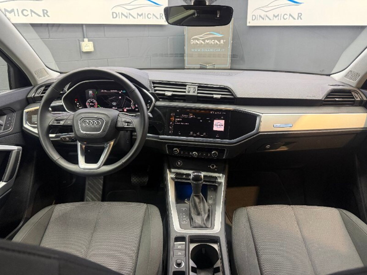Audi Q3 35 2.0 tdi Identity Black s-tronic (7)