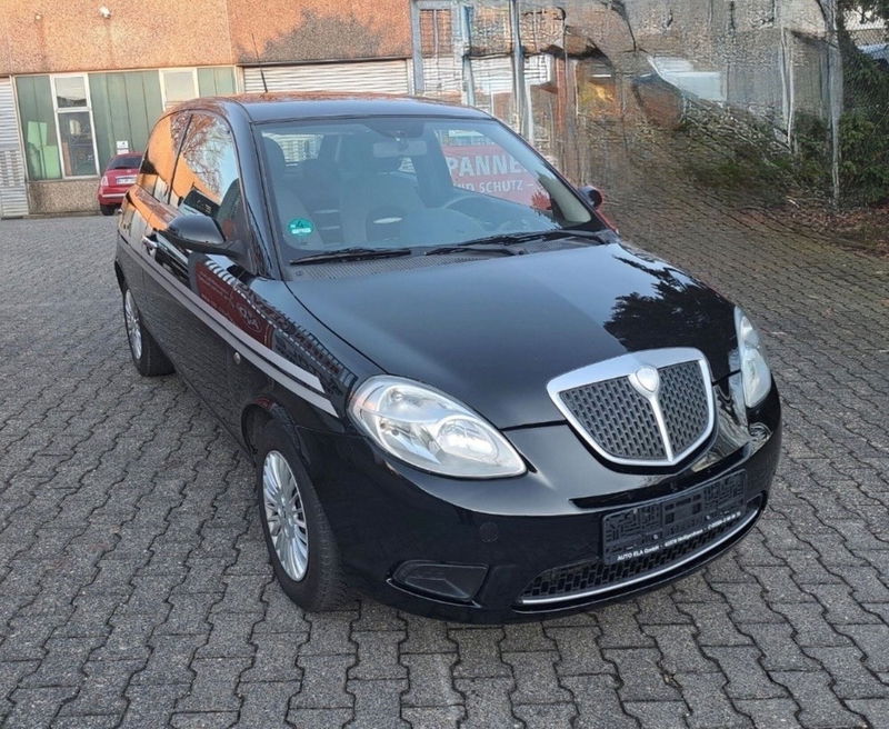Lancia Ypsilon 1.4 16V Platino