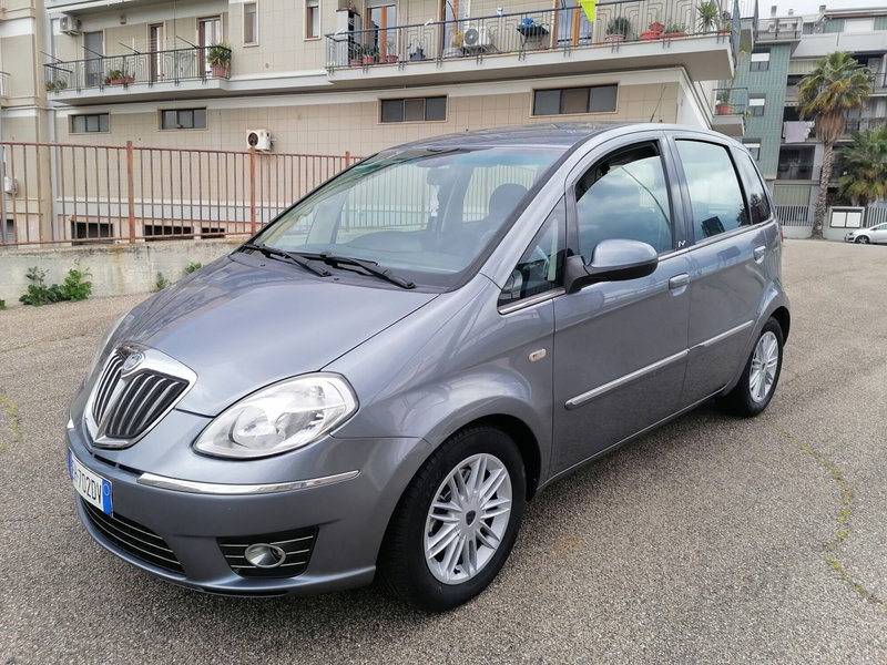 Lancia Musa 1.3 Mjt 95 CV DFN Gold