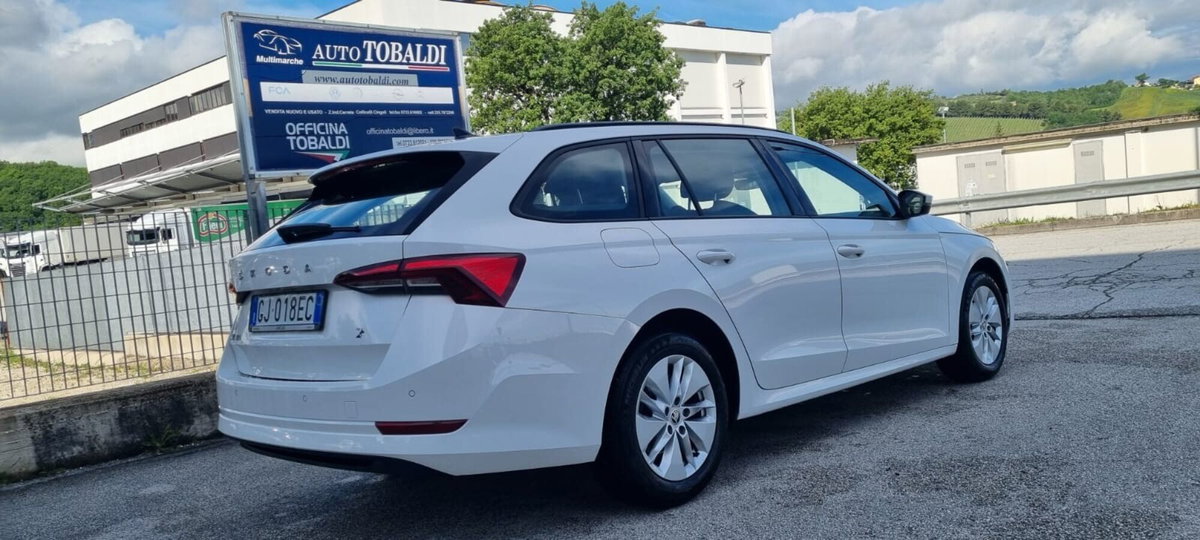 Skoda Octavia Station Wagon 1.5 G-TEC DSG Wagon Ambition (2)