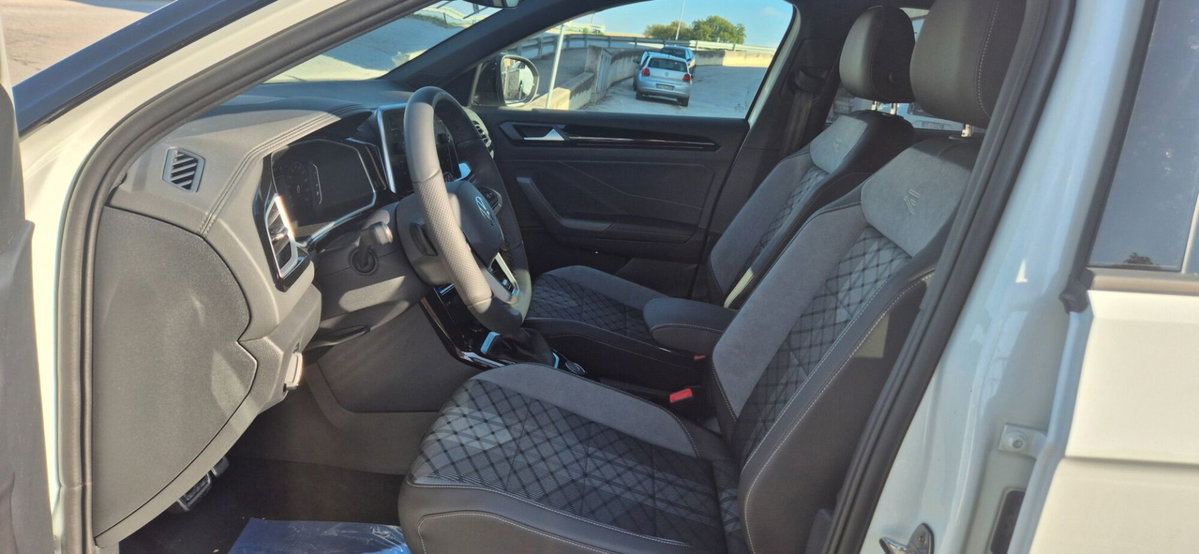 Volkswagen T-Roc 2.0 tdi R-Line 4motion 150cv dsg (8)