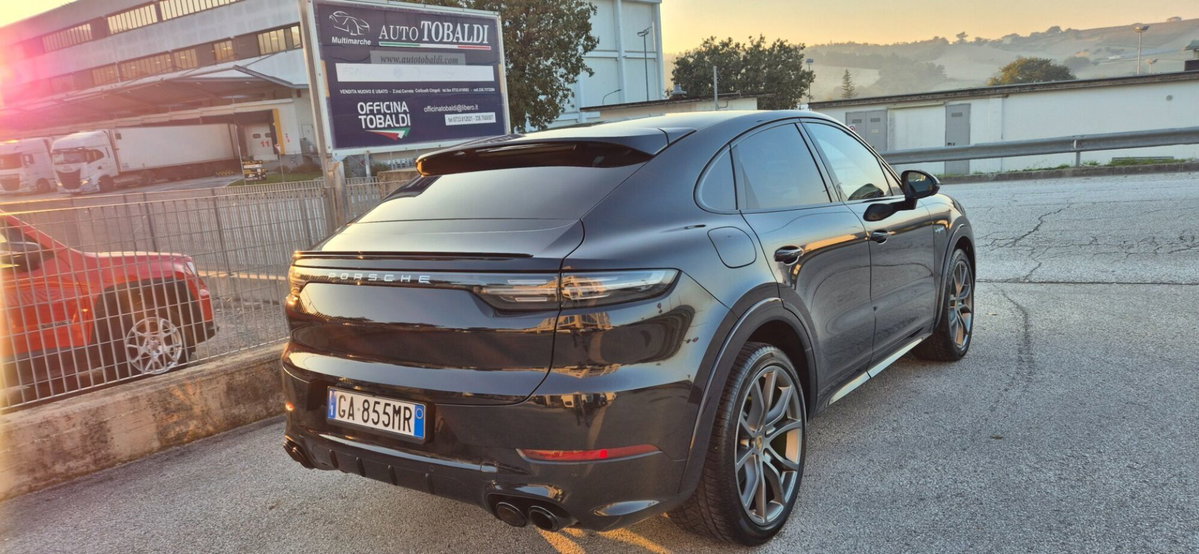 Porsche Cayenne Coupé 3.0 V6 (2)