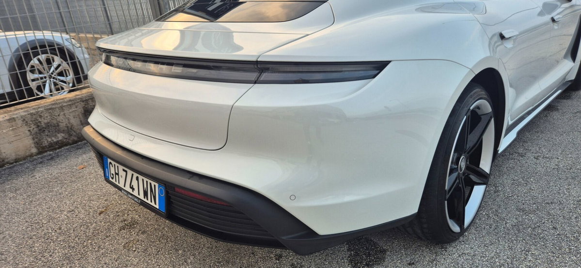 Porsche Taycan Taycan (14)