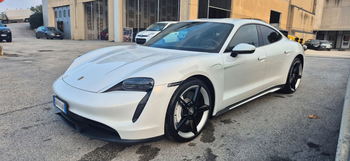 Porsche Taycan Taycan (2)