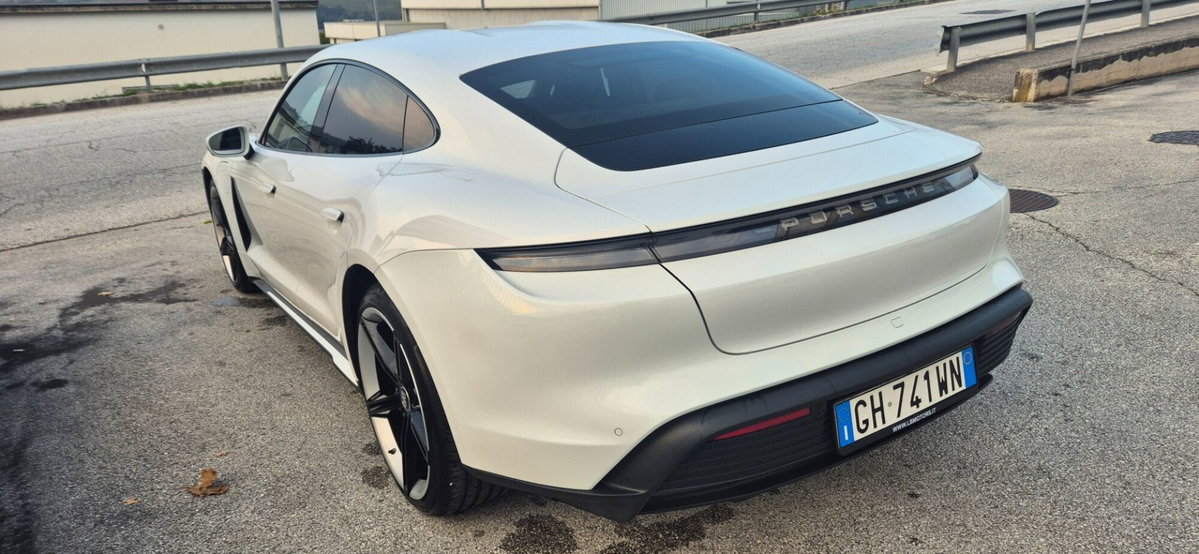 Porsche Taycan Taycan (3)