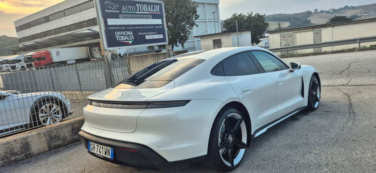 Porsche Taycan Taycan (4)