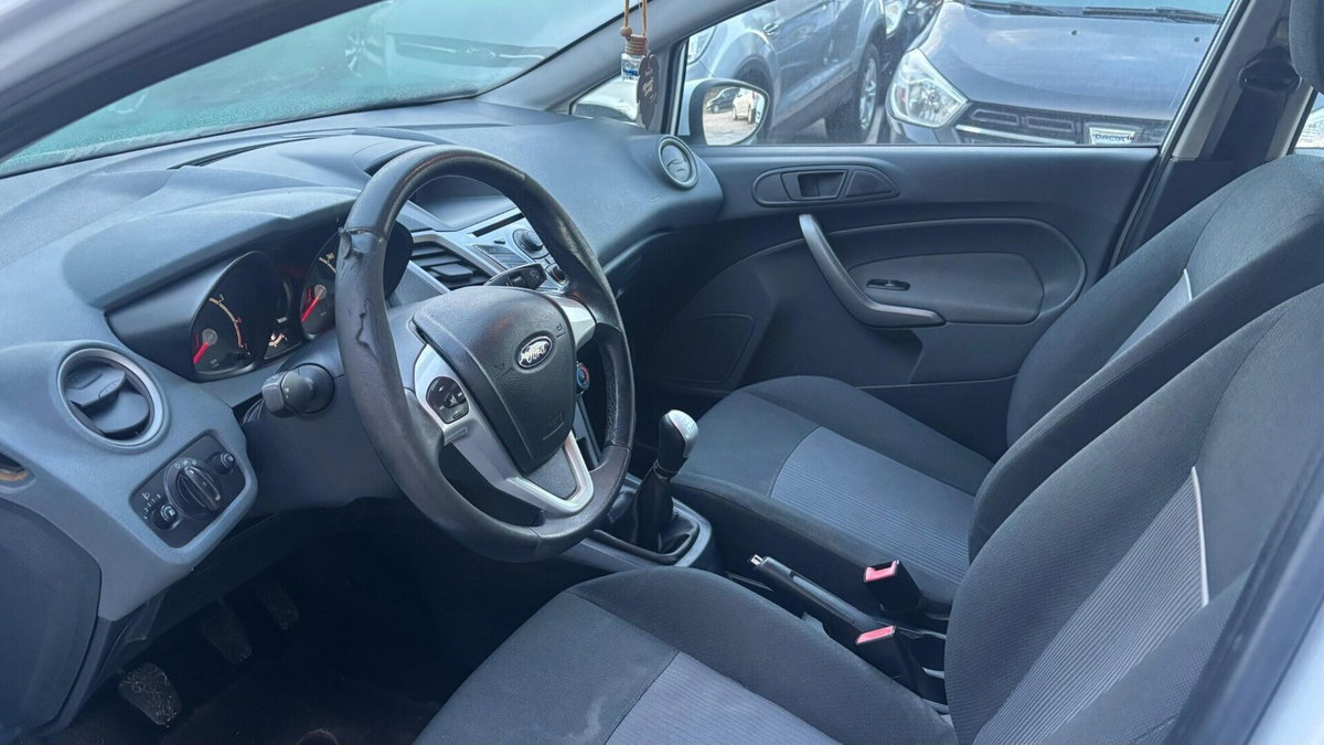 Ford Fiesta 1.4 96CV aut. 5 porte Titanium (14)