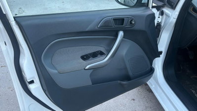 Ford Fiesta 1.4 96CV aut. 5 porte Titanium (17)