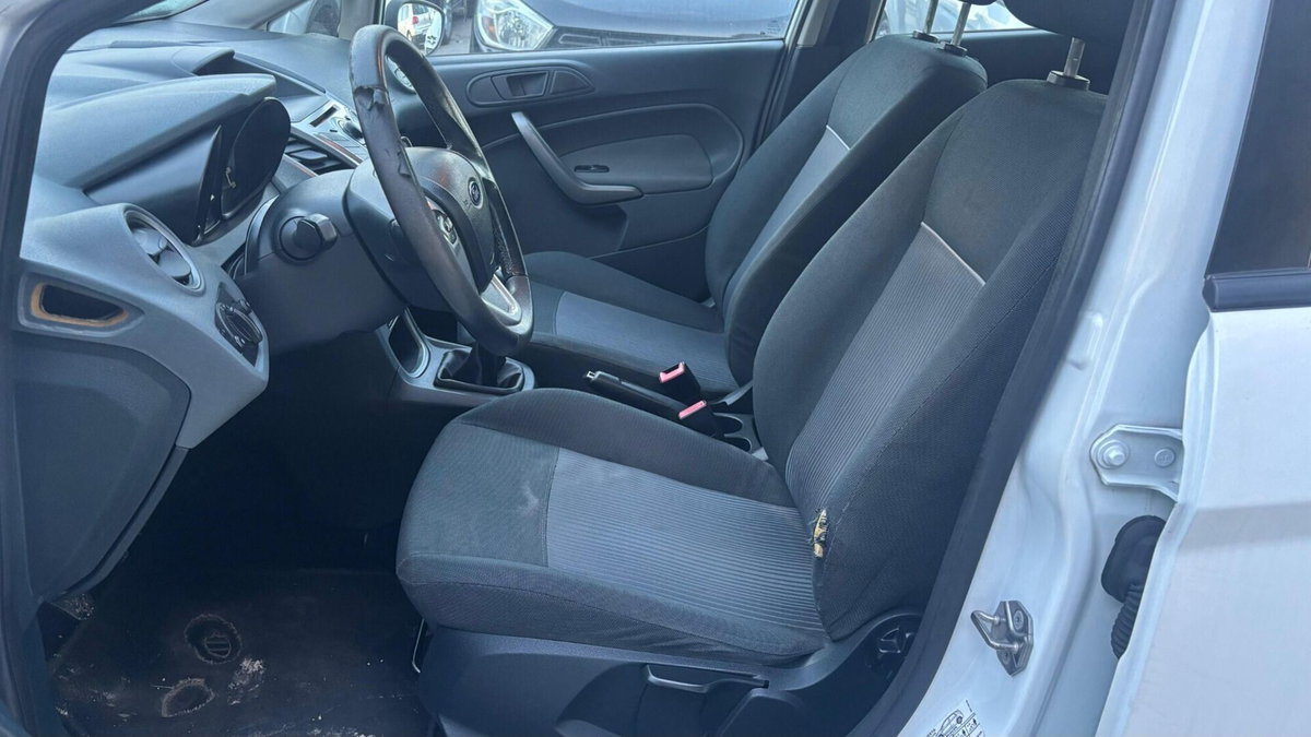 Ford Fiesta 1.4 96CV aut. 5 porte Titanium (18)