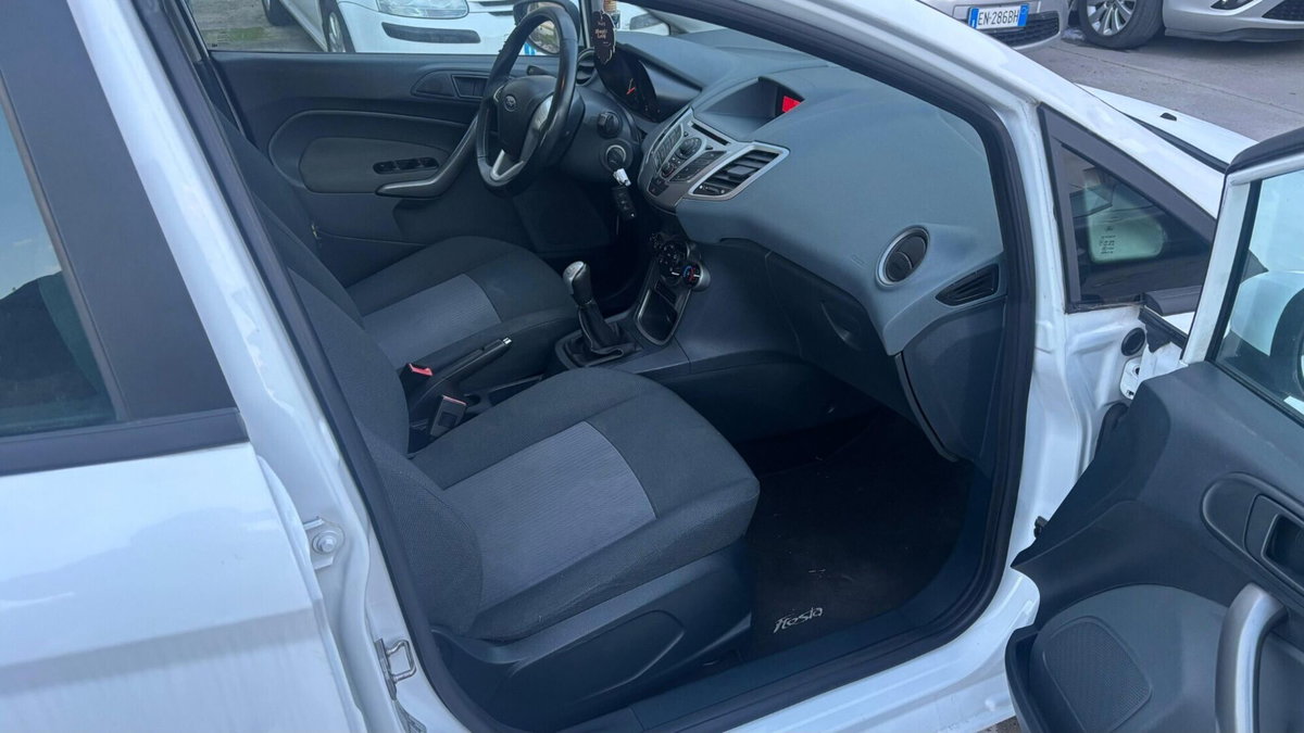Ford Fiesta 1.4 96CV aut. 5 porte Titanium (20)