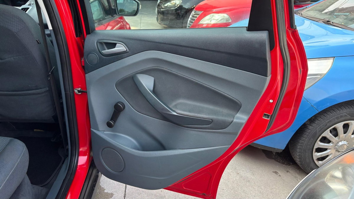 Ford C-Max 1.6 TDCi 115CV Titanium (16)