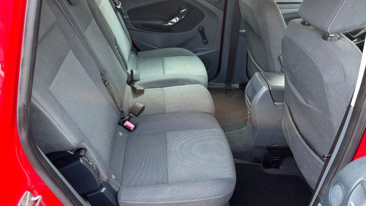 Ford C-Max 1.6 TDCi 115CV Titanium (18)