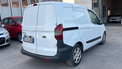 Ford Tourneo Courier 1.6 TDCI 95 CV Titanium (3)