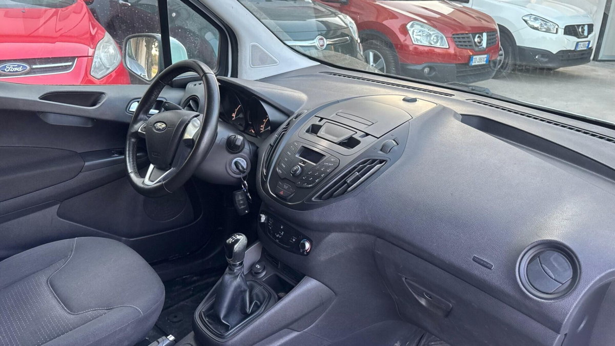 Ford Tourneo Courier 1.6 TDCI 95 CV Titanium (7)