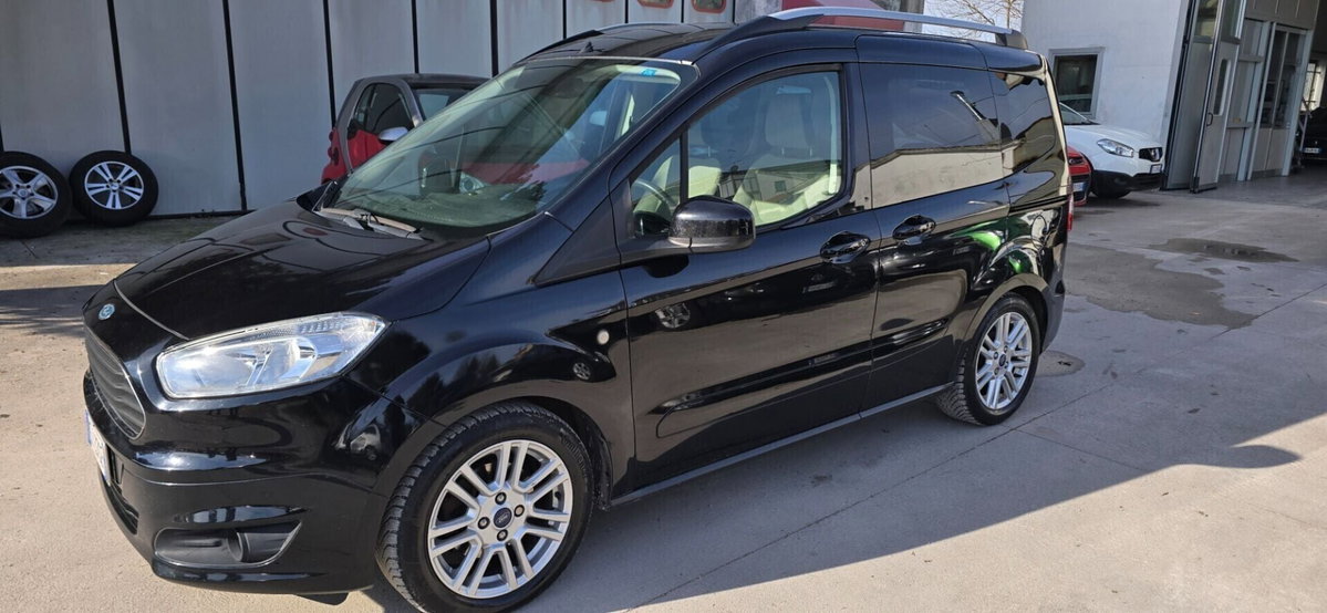 Ford Tourneo Courier 1.6 TDCI 95 CV Titanium