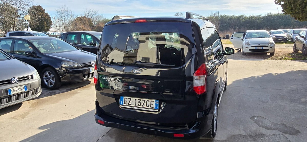 Ford Tourneo Courier 1.6 TDCI 95 CV Titanium (15)