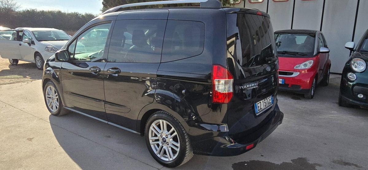 Ford Tourneo Courier 1.6 TDCI 95 CV Titanium (7)