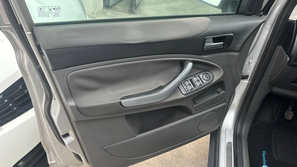 Ford Kuga 2.0 TDCi 136 CV 2WD Titanium DPF (17)