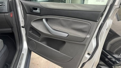 Ford Kuga 2.0 TDCi 136 CV 2WD Titanium DPF (5)