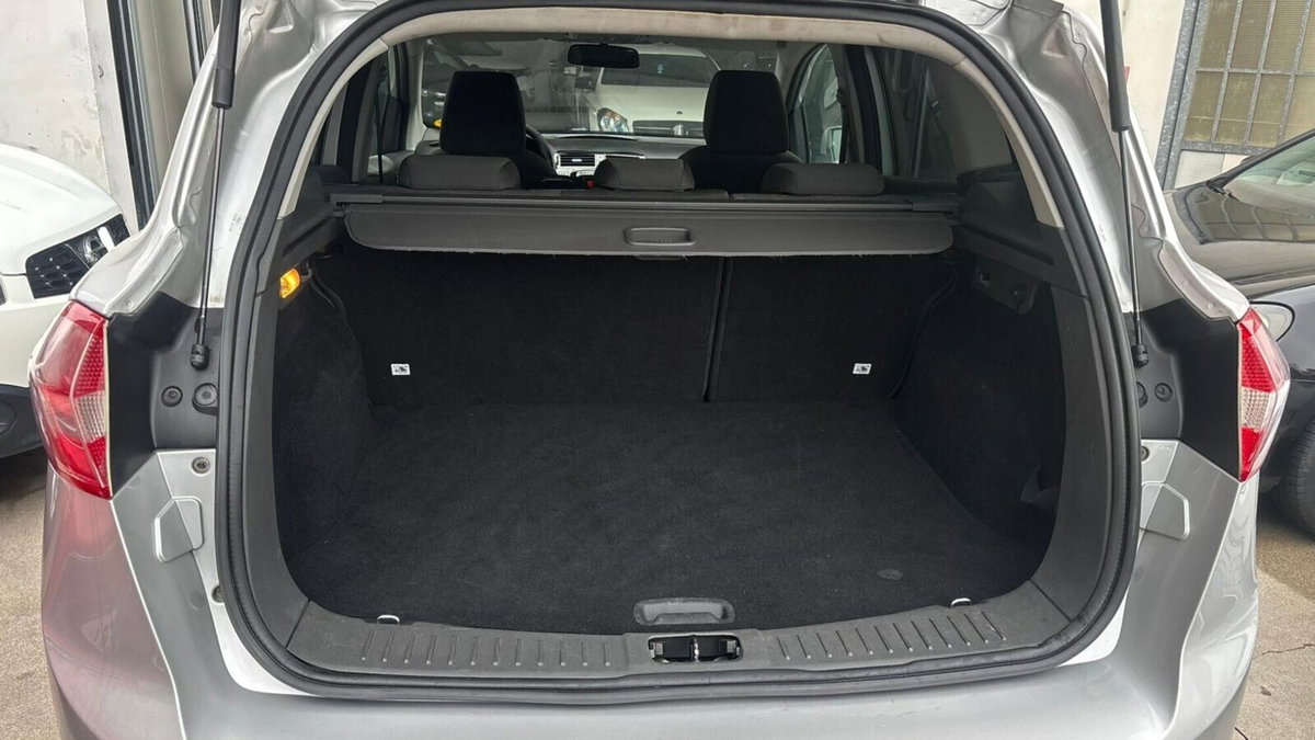 Ford Kuga 2.0 TDCi 136 CV 2WD Titanium DPF (9)