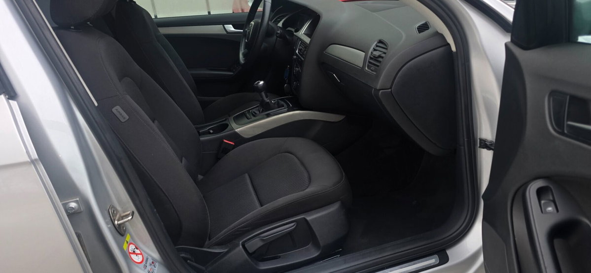 Audi A4 2.0 TDI 143CV F.AP. mult. Ambiente (12)
