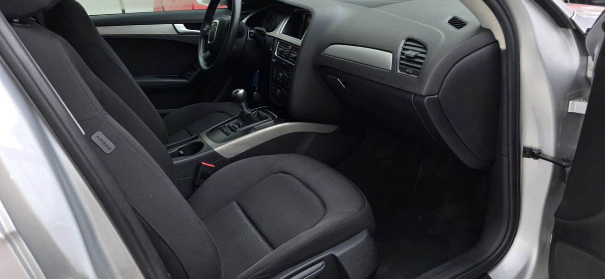 Audi A4 2.0 TDI 143CV F.AP. mult. Ambiente (13)