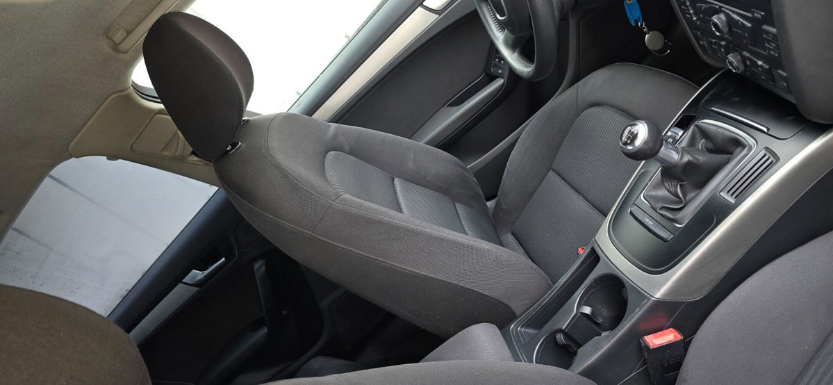 Audi A4 2.0 TDI 143CV F.AP. mult. Ambiente (17)