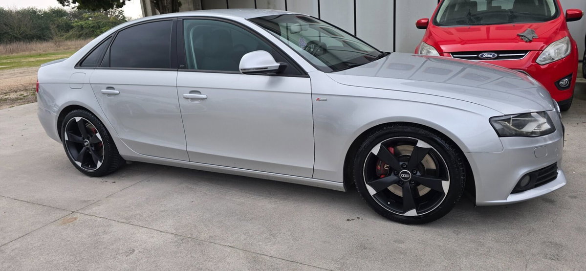 Audi A4 2.0 TDI 143CV F.AP. mult. Ambiente (5)