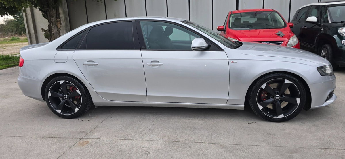 Audi A4 2.0 TDI 143CV F.AP. mult. Ambiente (8)