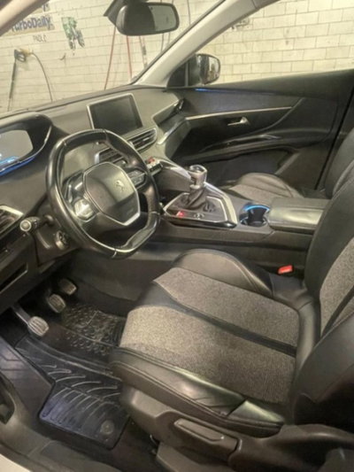 Peugeot 5008 BlueHDi 130 S&S Allure (7)