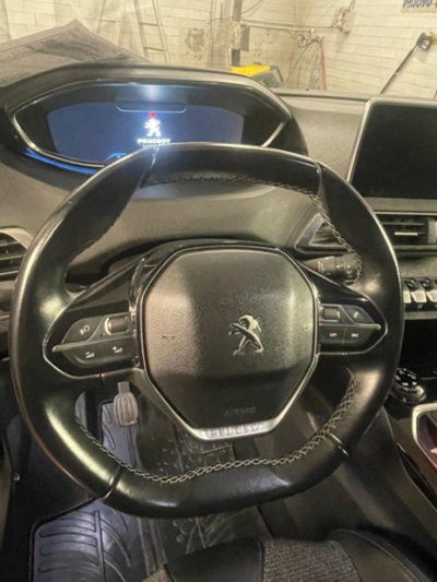 Peugeot 5008 BlueHDi 130 S&S Allure (9)