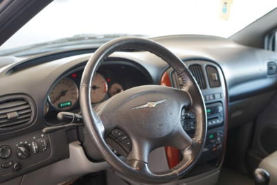 Chrysler Voyager 2.5 CRD cat LX (10)