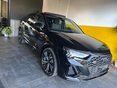 Audi Q3 Sportback 40 2.0 tdi Identity Black quattro 193cv s-tronic (2)
