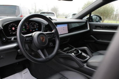 Porsche Cayenne Coupé 3.0 V6 E-Hybrid (6)