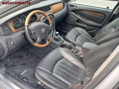 Jaguar X-Type 2.5 V6 24V cat (5)