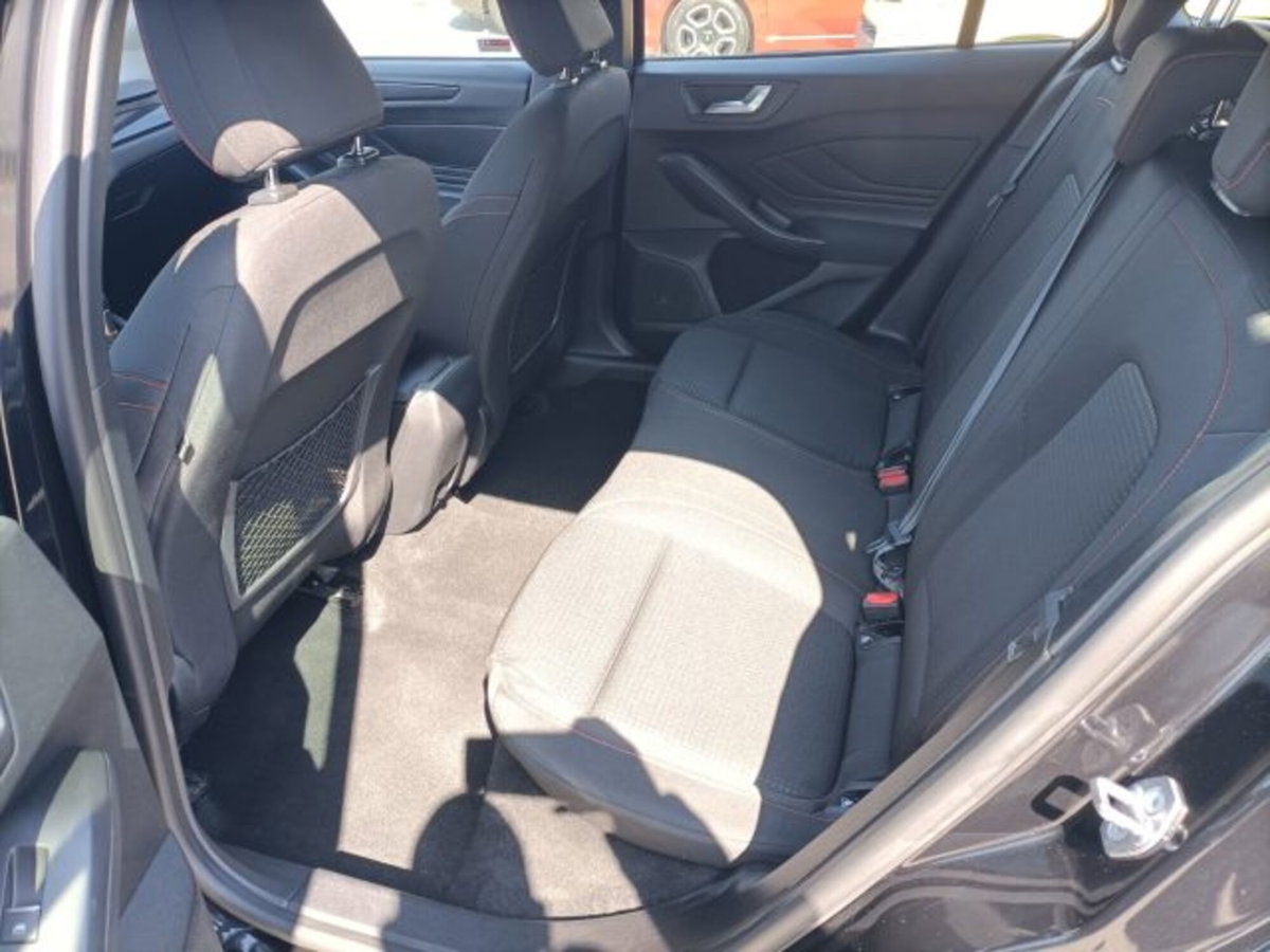 Ford Focus Station Wagon 1.0 EcoBoost Hybrid 155 CV SW ST-Line (11)