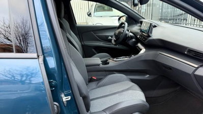 Peugeot 3008 Hybrid 225 e-EAT8 GT (18)