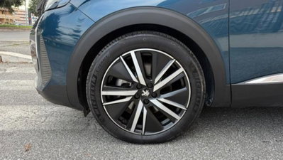 Peugeot 3008 Hybrid 225 e-EAT8 GT (4)