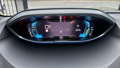 Peugeot 3008 Hybrid 225 e-EAT8 GT (6)