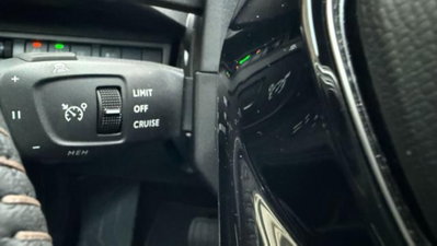 Peugeot 3008 Hybrid 225 e-EAT8 GT (9)