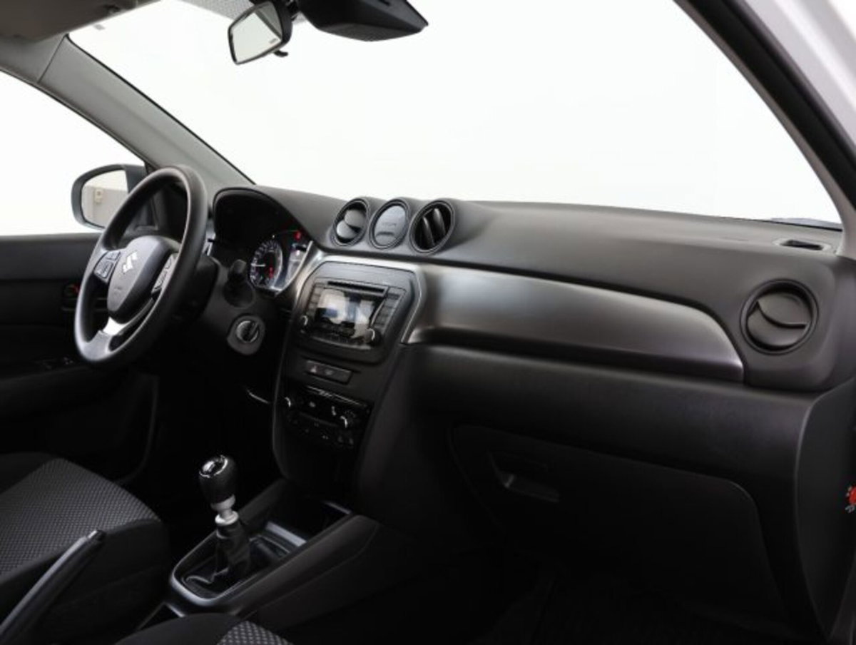 Suzuki Vitara 1.4 Hybrid Starview (12)