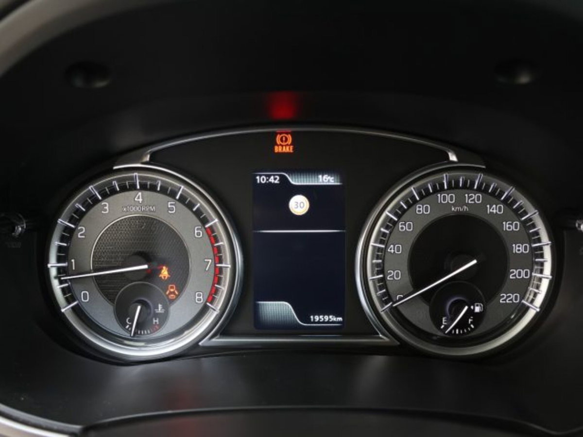 Suzuki Vitara 1.4 Hybrid Starview (17)