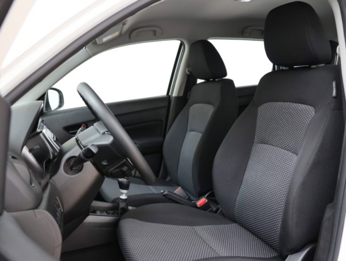 Suzuki Vitara 1.4 Hybrid Starview (8)
